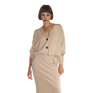 GIACCA CON TASCHE IN PURA LANA

 

 