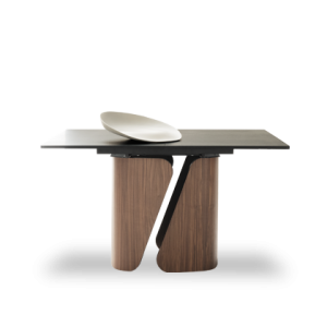 CLOE TABLE