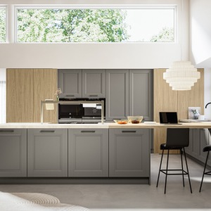 Cocina clásica alegre con perfil en forma y estilo tradicional